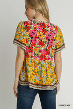 Load image into Gallery viewer, Print Smocked Shoulder Top
