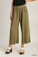 Load image into Gallery viewer, Frayed Hem Pull On Pant
