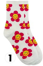 Load image into Gallery viewer, Crew Smile Flower Socks
