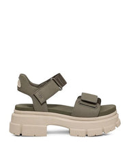 Load image into Gallery viewer, Lug Sole Velcro Strap Sandal
