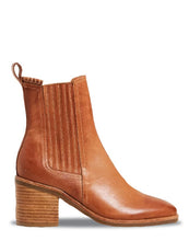 Load image into Gallery viewer, Side Gored Stacked Heel Boot
