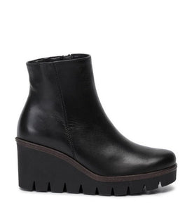 Lug Chelsea Bootie