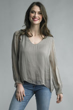 Load image into Gallery viewer, V-Neck Sheer Sleeve Top
