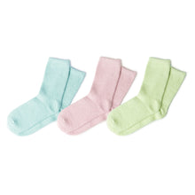 Load image into Gallery viewer, Aloe Super Soft Spa Socks
