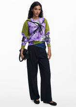 Load image into Gallery viewer, Bold Flower Sweater
