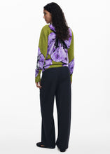 Load image into Gallery viewer, Bold Flower Sweater
