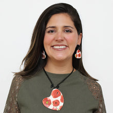 Load image into Gallery viewer, Camila&#39;s Heart Necklace
