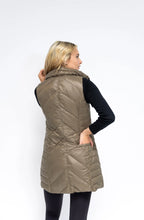 Load image into Gallery viewer, Long Chevron Quilted Vest
