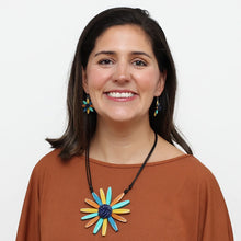 Load image into Gallery viewer, Amaya Flower Necklace
