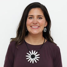 Load image into Gallery viewer, Amaya Flower Necklace
