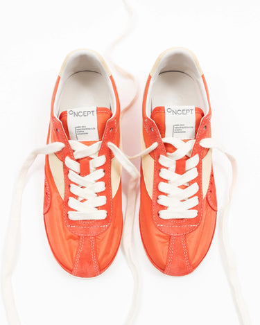 Temple Sneaker