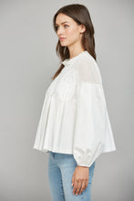 Load image into Gallery viewer, Lace Detail Top
