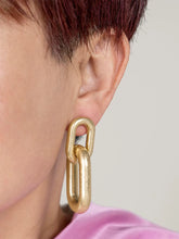 Load image into Gallery viewer, 2 Tone Link Drop Earring
