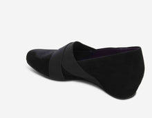 Load image into Gallery viewer, Maiya Slip On
