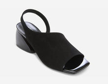 Load image into Gallery viewer, Molke Sandal
