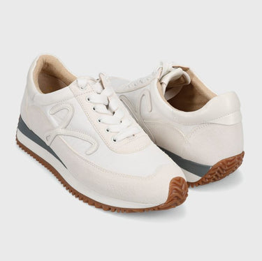 Queen Sneaker