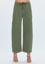 Load image into Gallery viewer, Sabrina Pant
