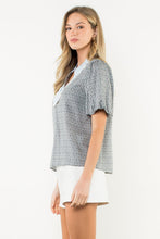 Load image into Gallery viewer, Scallop Trim Top
