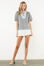Load image into Gallery viewer, Scallop Trim Top
