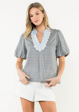 Load image into Gallery viewer, Scallop Trim Top
