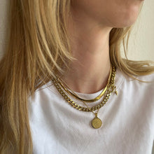Load image into Gallery viewer, Shackle Single Necklace

