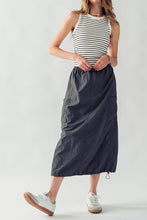 Load image into Gallery viewer, Bella Toggle Waist Cargo Skirt
