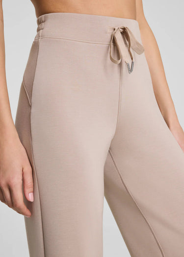 AirEssentials Straight Leg Pant