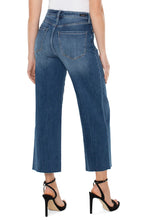 Load image into Gallery viewer, Stride Crop Wide Hem Jean
