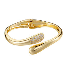 Load image into Gallery viewer, Teardrop Hinge Bracelet

