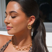 Load image into Gallery viewer, Vittoria Earring
