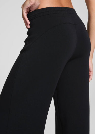 AirEssentials Wide Leg Pant