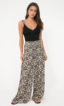 Load image into Gallery viewer, Wylde Pant
