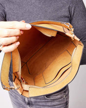 Load image into Gallery viewer, Charlie Crossbody
