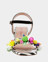 Load image into Gallery viewer, Print Sandal+ Charms

