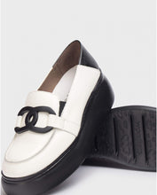 Load image into Gallery viewer, Two Tone Moccasin - OFF/BLK
