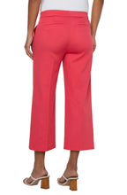 Load image into Gallery viewer, Cropped 26&quot; Wide Leg Trouser
